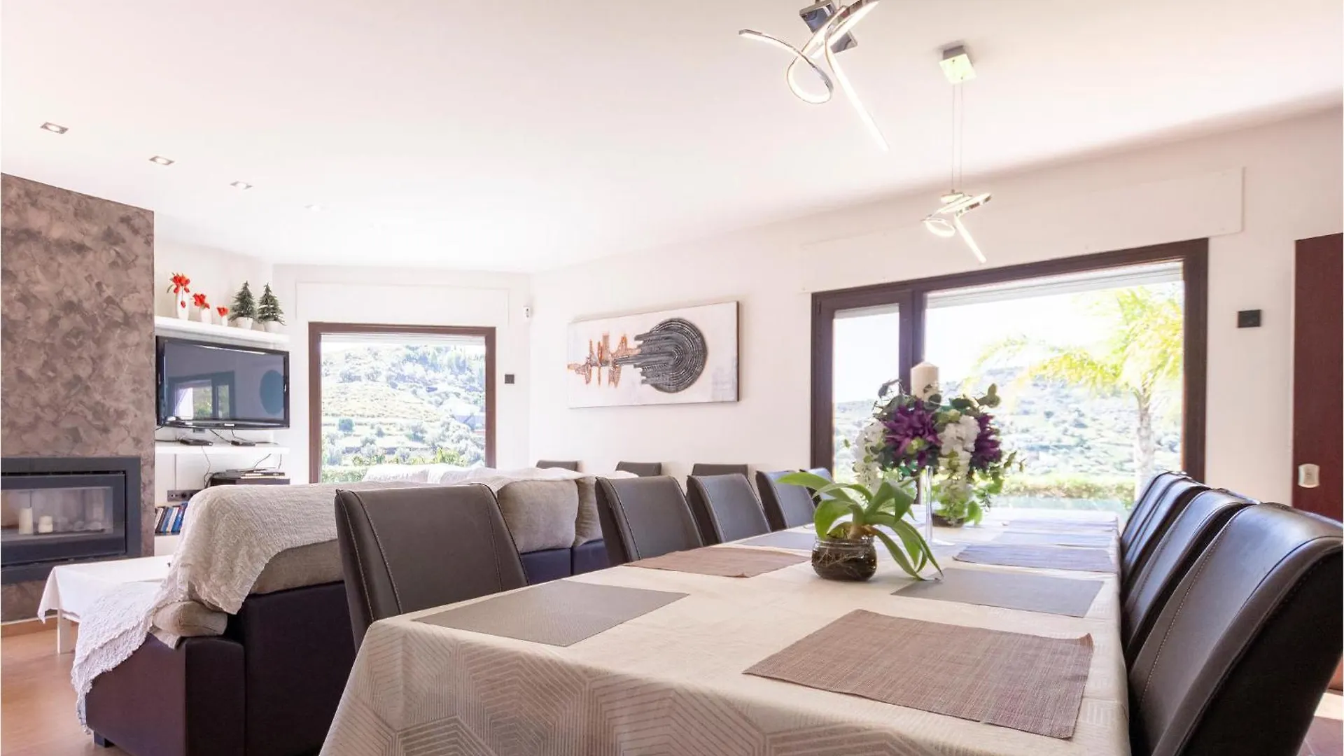 4 Bedroom Nice Home In Competa Acebuchal Holiday home