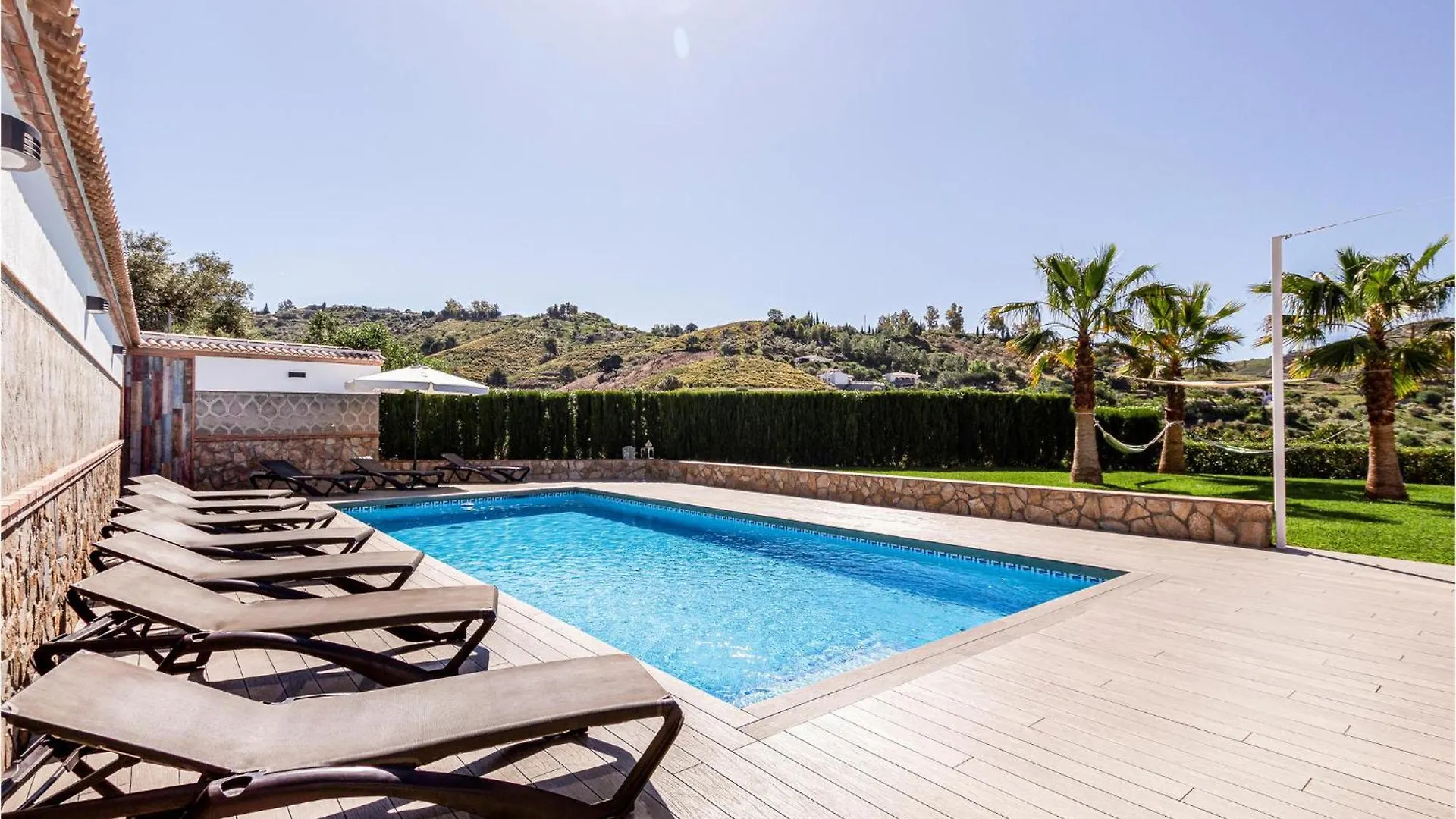4 Bedroom Nice Home In Competa Acebuchal Holiday home